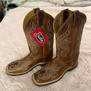 NWT Justin Brown Western Cowboy Boots